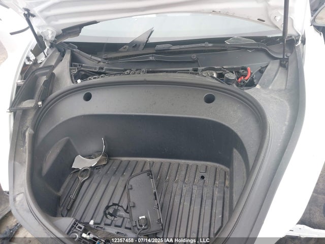 5YJ3E1EAXNF348175 Tesla MODEL 3
