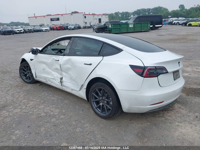 5YJ3E1EAXNF348175 Tesla MODEL 3