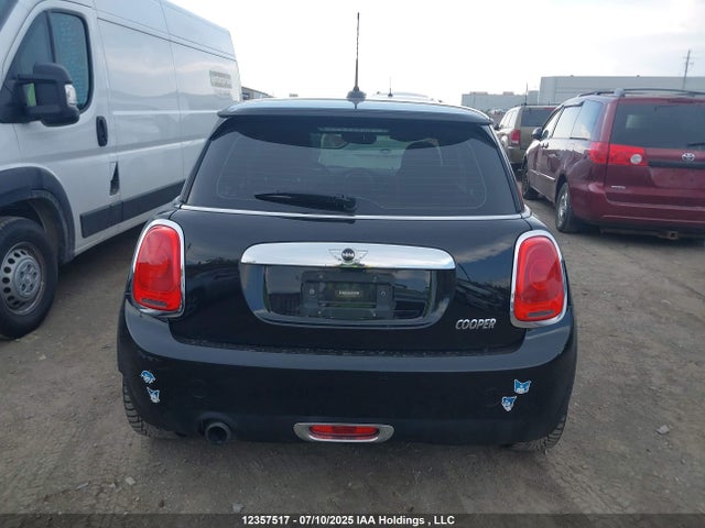 Mini 2017 2017 WMWXP5C3XH3C64818 Image 16