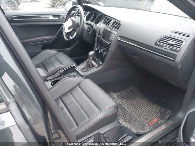 3VW4T7AU6GM050893 Volkswagen 2016