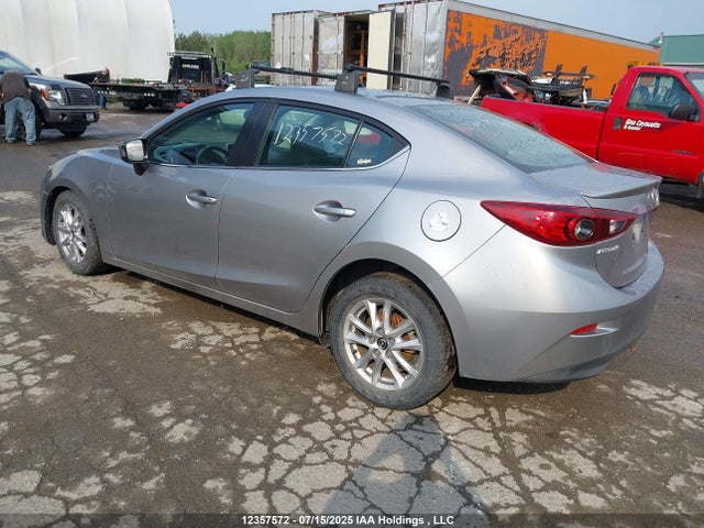 3MZBM1V73FM175936 Mazda pe
