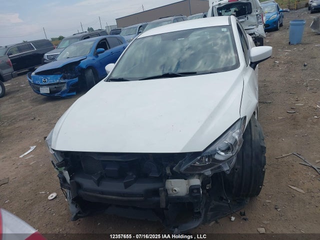 3MZBM1U75FM209909 Mazda pe