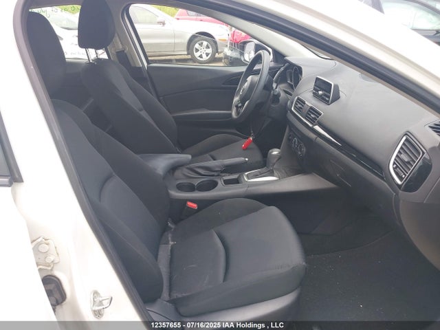 3MZBM1U75FM209909 Mazda pe