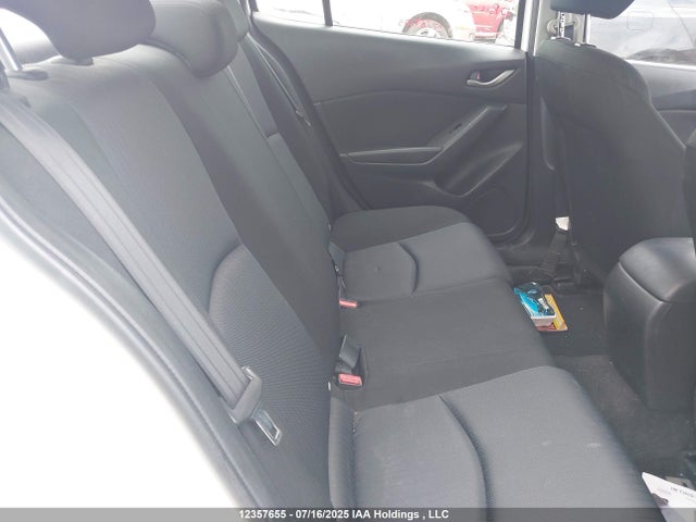 3MZBM1U75FM209909 Mazda pe