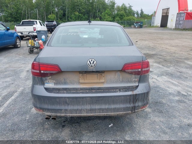 3VW167AJ5GM365488 Volkswagen 2016