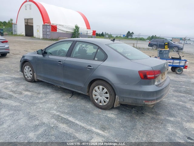 3VW167AJ5GM365488 Volkswagen 2016