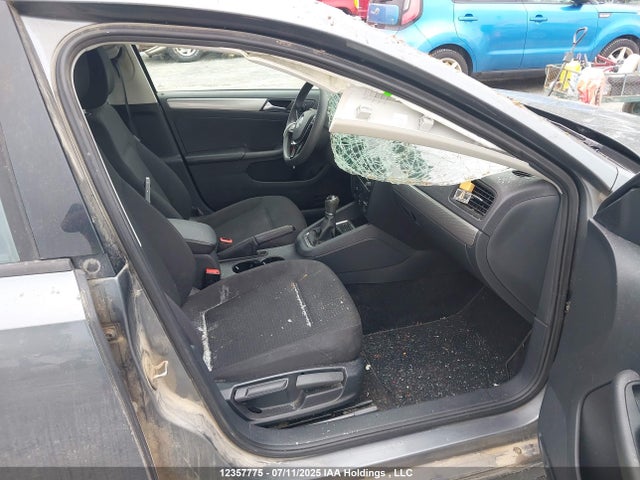 3VW167AJ5GM365488 Volkswagen 2016