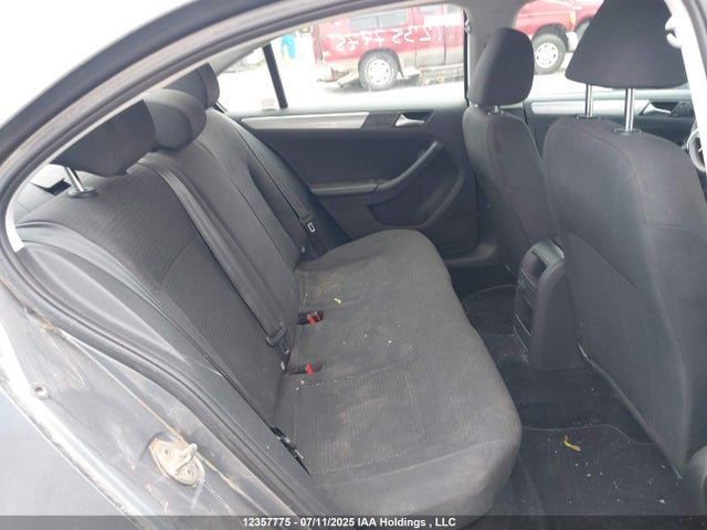 3VW167AJ5GM365488 Volkswagen 2016