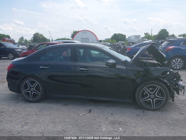 W1K3G4FB8MJ307866 Mercedes-Benz m260