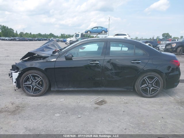 W1K3G4FB8MJ307866 Mercedes-Benz m260