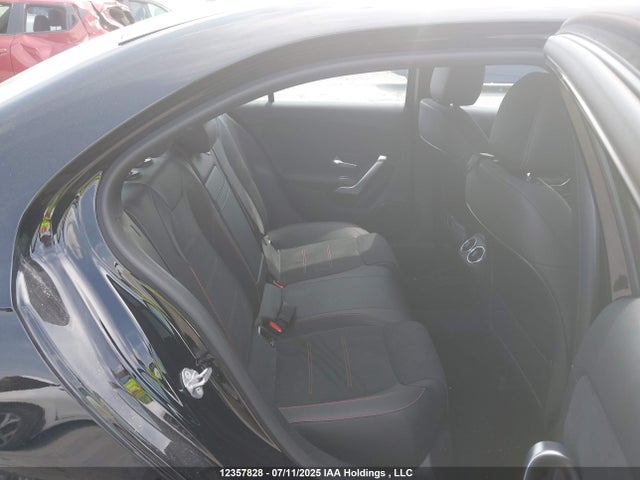 W1K3G4FB8MJ307866 Mercedes-Benz m260