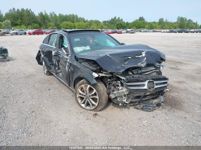 12357843 :رقم المزاد ، 55SWF4KB5HU220180 vin ، 2017 Mercedes-benz C-class مزاد بيع