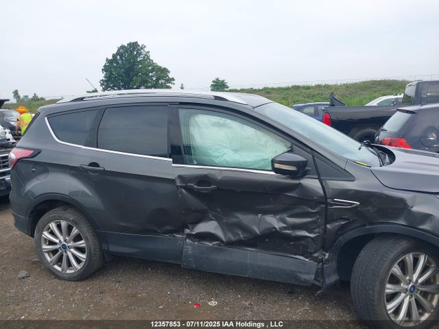 1FMCU9J94HUD21803 Ford 2017