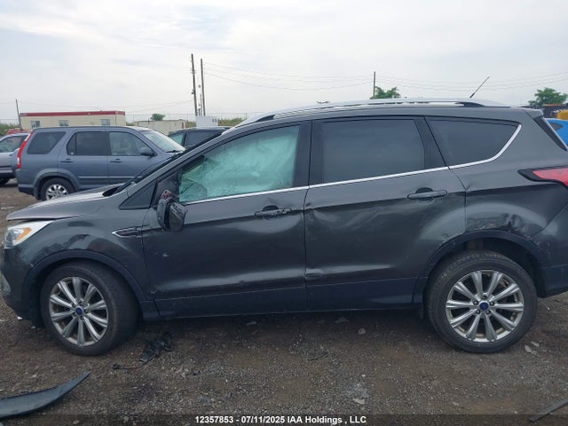 1FMCU9J94HUD21803 Ford 2017
