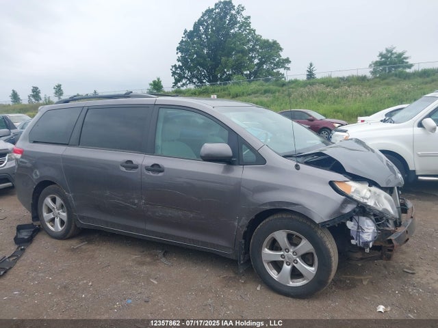 Aukcja sprzedaży 2011 Toyota Sienna, vin: 5TDZK3DC4BS044512, numer aukcji: 12357862