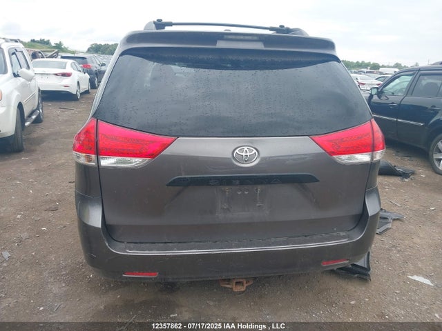 Aukcja sprzedaży 2011 Toyota Sienna, vin: 5TDZK3DC4BS044512, numer aukcji: 12357862