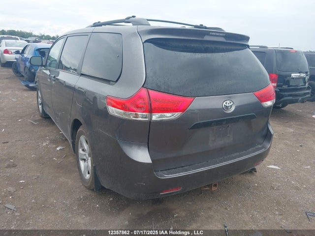 Aukcja sprzedaży 2011 Toyota Sienna, vin: 5TDZK3DC4BS044512, numer aukcji: 12357862
