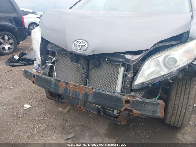 Aukcja sprzedaży 2011 Toyota Sienna, vin: 5TDZK3DC4BS044512, numer aukcji: 12357862