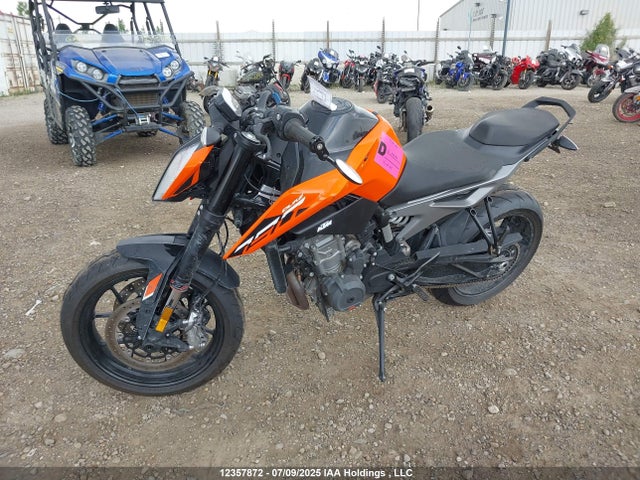 KTM 790 Duke 2023 LCETU7404PH700961 Image 2