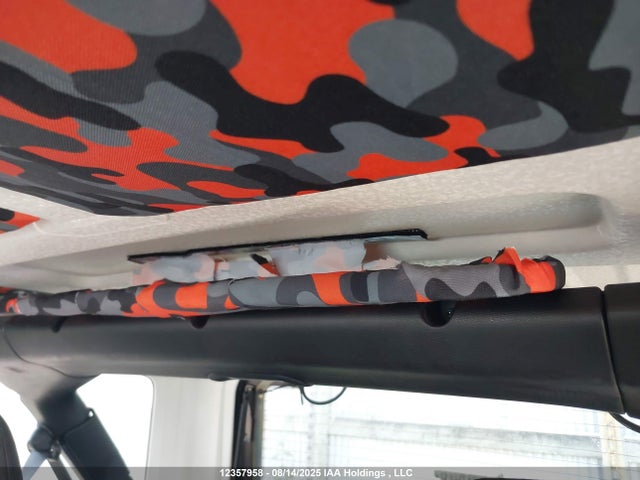 1C4HJXDG9KW643995 Jeep Wrangler