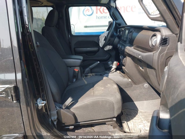 1C4HJXDG9KW643995 Jeep Wrangler