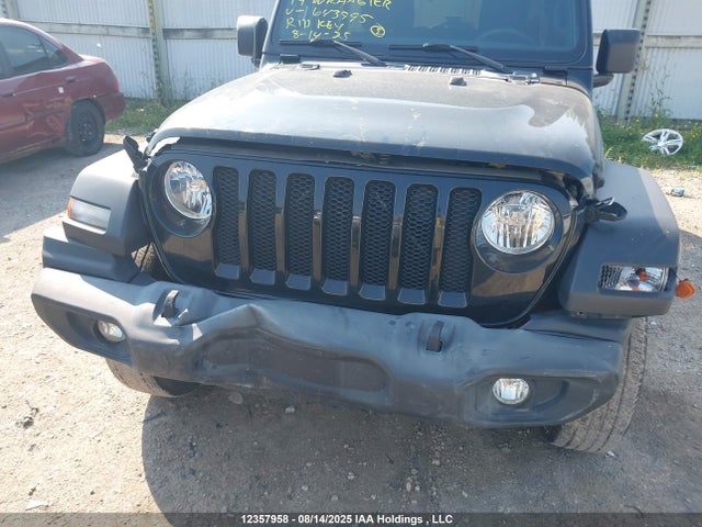 1C4HJXDG9KW643995 Jeep Wrangler