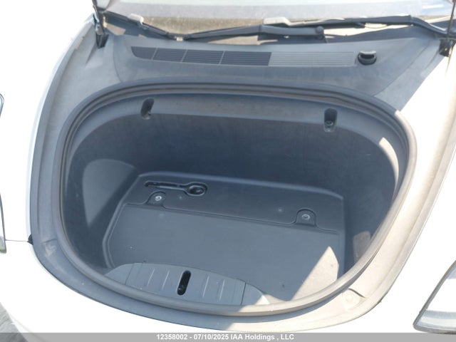 5YJ3E1EB7LF716477 Tesla MODEL 3