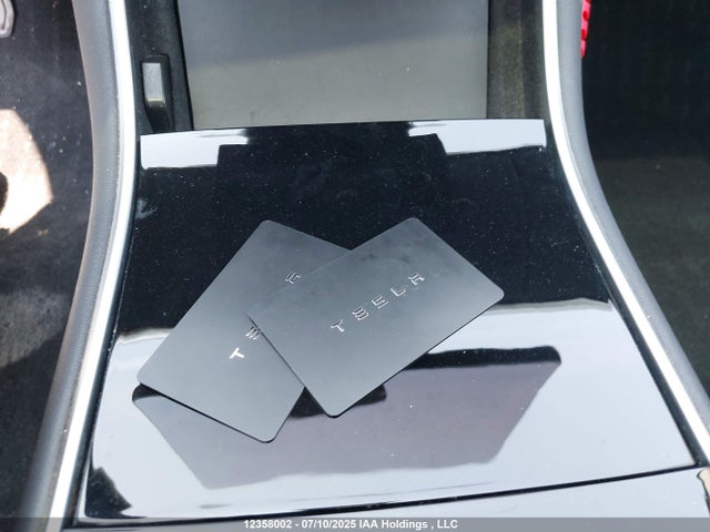 5YJ3E1EB7LF716477 Tesla MODEL 3