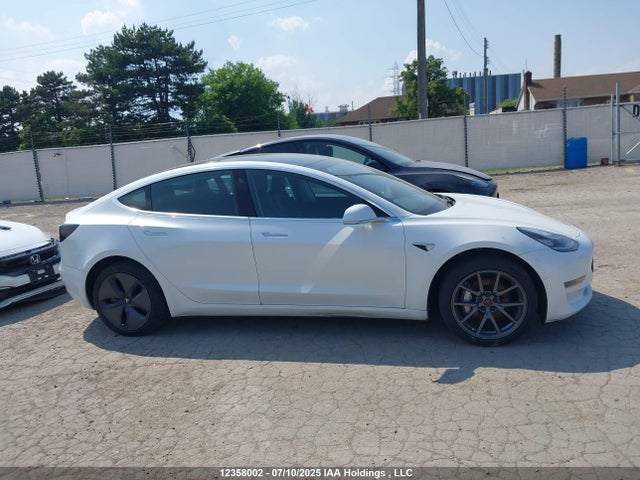 5YJ3E1EB7LF716477 Tesla MODEL 3