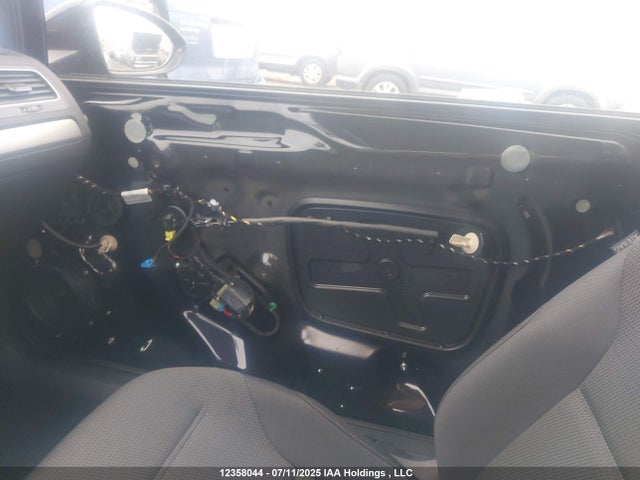 3VW917AU9FM019664 Volkswagen 2015