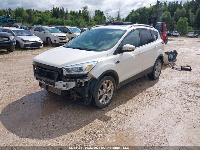 Ford Escape 2017 1FMCU9J98HUD97475 Image 2