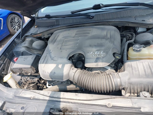 Chrysler 300 2016 2C3CCARG1GH253011 Image 10