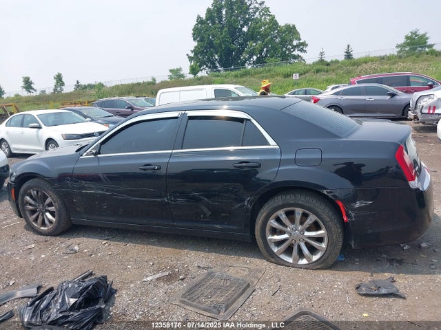 Chrysler 300 2016 2C3CCARG1GH253011 Image 14