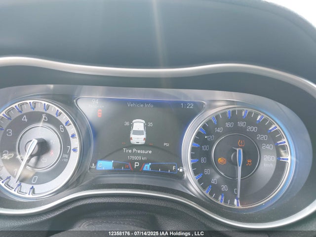 Chrysler 300 2016 2C3CCARG1GH253011 Image 15