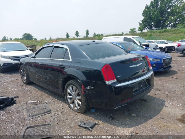Chrysler 300 2016 2C3CCARG1GH253011 Image 3