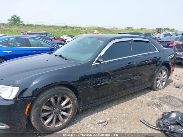 Chrysler 300 2016 2C3CCARG1GH253011 Image 6
