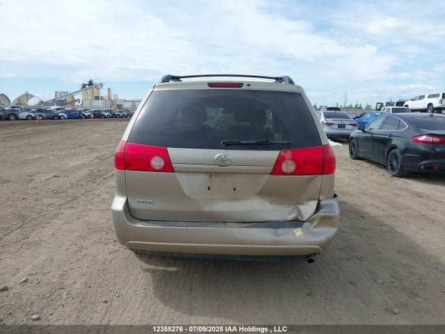 12355276 :رقم المزاد ، 5TDKK4CCXAS294103 vin ، 2010 Toyota Sienna Le V6 مزاد بيع