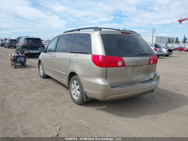 12355276 :رقم المزاد ، 5TDKK4CCXAS294103 vin ، 2010 Toyota Sienna Le V6 مزاد بيع