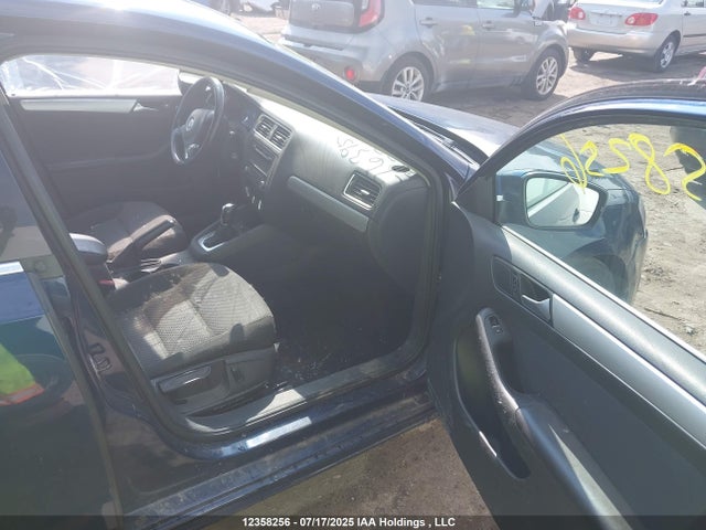 3VWD07AJ8EM276395 Volkswagen Jetta