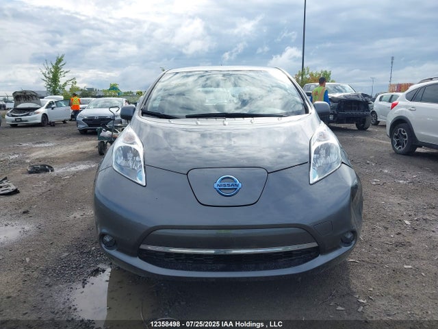 1N4AZ0CP4GC307608 Nissan 2016