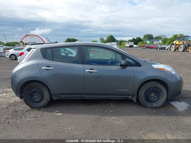 1N4AZ0CP4GC307608 Nissan 2016