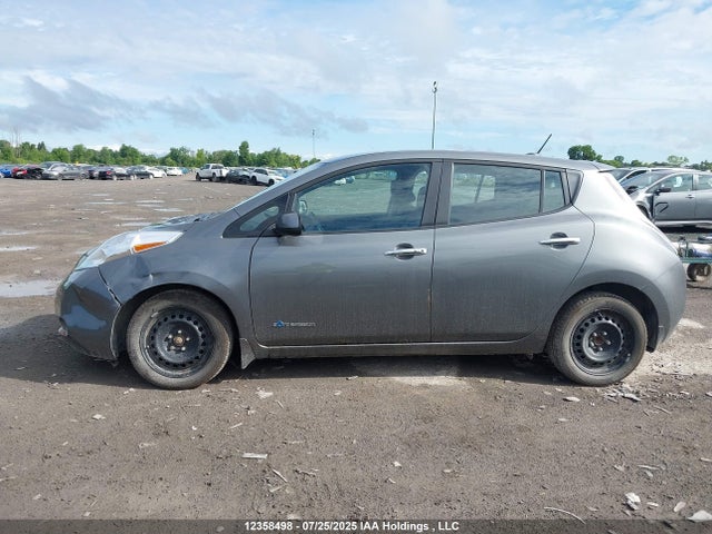 1N4AZ0CP4GC307608 Nissan 2016