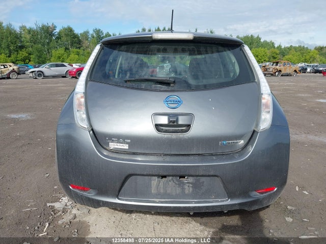 1N4AZ0CP4GC307608 Nissan 2016