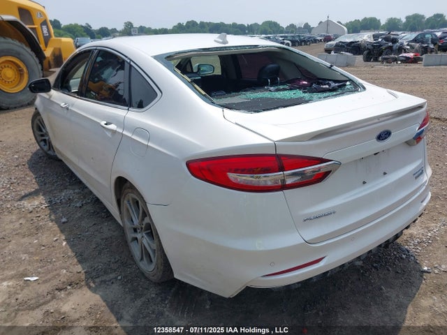 Ford 2019 2019 3FA6P0RU4KR227213 Image 3