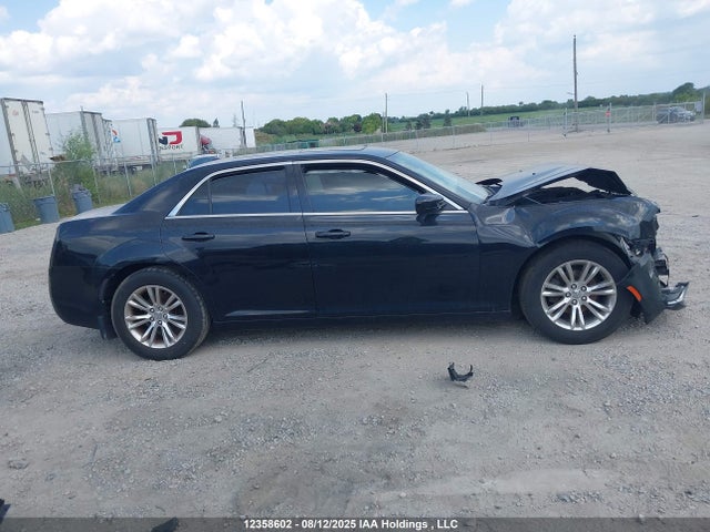Chrysler 300 2015 2C3CCAAG3FH828512 Image 13