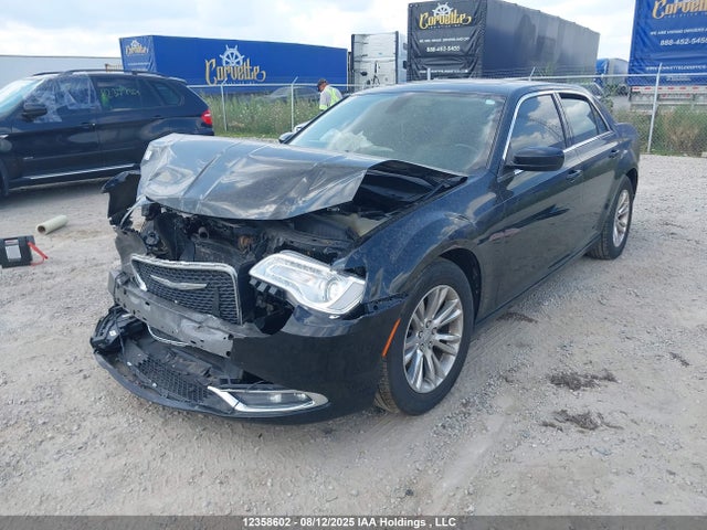 Chrysler 300 2015 2C3CCAAG3FH828512 Image 2