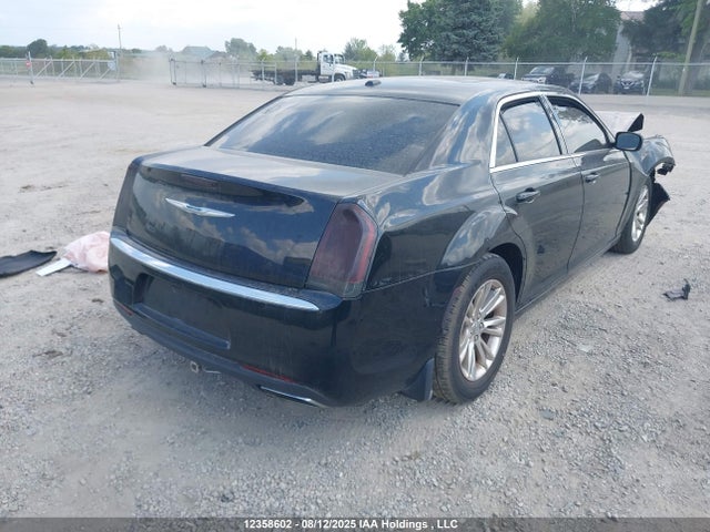 Chrysler 300 2015 2C3CCAAG3FH828512 Image 4