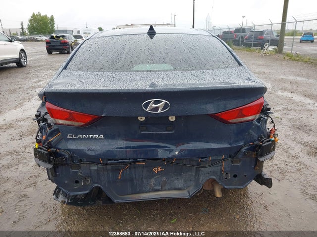 KMHD84LF3HU112521 Hyundai 2017