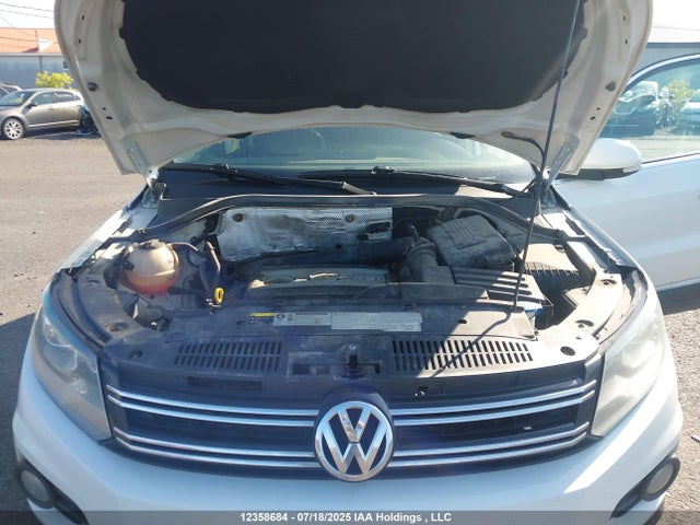 WVGLV7AX3HK029491 Volkswagen 2017