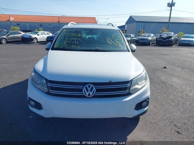 WVGLV7AX3HK029491 Volkswagen 2017